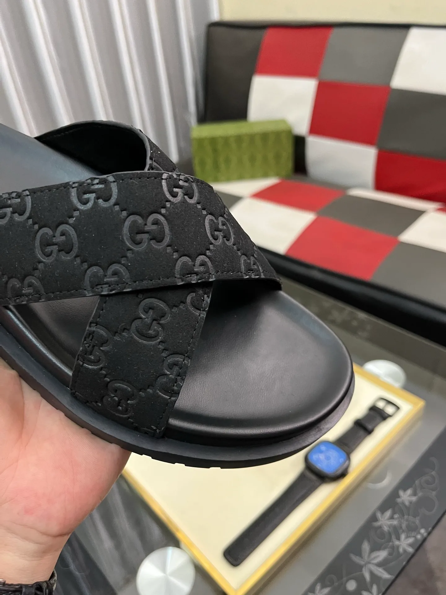 Men's shoes 💰320⌚️⌚️ (gucci-Gucci) New men's slippers, high-end boutique, made of cowhide, with exquisite embossed logo decoration on the upper, fine workmanship, super soft soles, casual, loose and comfortable, a must-have in summer! \nsize：38-44